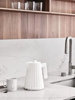 Alessi Plissé Electric Kettle 1 L, White -Kitchencia Shop 0007 MDL06 1 amb A4 3500pxl
