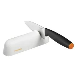 Fiskars Functional Form Roll-Sharp, White -Kitchencia Shop 1014214 FF Roll Sharp 6 EE