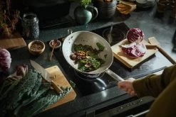 Fiskars Norden Steel Wok, 28 Cm -Kitchencia Shop 1067636 Fiskars Norden Steel Wok 28cm Coated Action