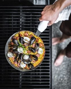 De Buyer Mineral B Steak Pan 28 Cm -Kitchencia Shop 5616 ambiance 3