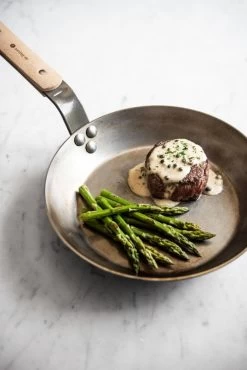 De Buyer Mineral B Bois Frying Pan, 26 Cm -Kitchencia Shop 5710 ambiance 3