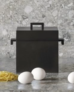 Alessi La Cubica Cocotte -Kitchencia Shop ALAR100 la cubica black