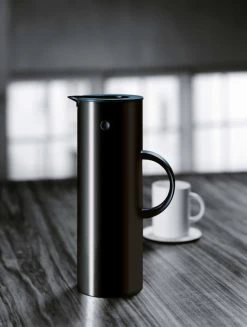 Stelton EM77 Vacuum Jug 1,0 L, Black -Kitchencia Shop Atelton EM77 LS 930
