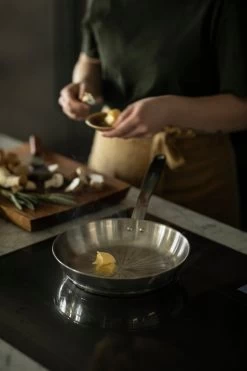 Fiskars All Steel Pure Frying Pan 24 Cm -Kitchencia Shop Fiskars Action All Steel pure frying pan 24cm 1057595 05