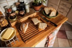 Fiskars Functional Form Bread Cutting Board, Bamboo -Kitchencia Shop Fiskars Action FF Bread knife 10575381