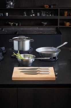 Fiskars All Steel Frying Pan, 26 Cm -Kitchencia Shop Fiskars All Steel group Environment 02