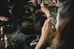 Fiskars Norden Cast Iron Casserole 6 L -Kitchencia Shop Fiskars Cooking Action Norden Pot 6L sharing dinner 1026566