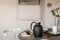 Georg Jensen Bernadotte Thermo Jug, 1 L, Midnight Black -Kitchencia Shop GJ AW22 Bernadotte Thermo Jug IMERCO