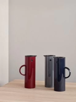 Stelton EM77 Vacuum Jug 1,0 L, Granite Grey -Kitchencia Shop LS 929 953 991 EM77 vacuum jug 2020 2 trendcolours