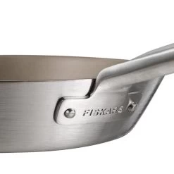 Fiskars Norden Steel Frying Pan, 28 Cm -Kitchencia Shop Norden Steel Frying Pan Coated detail handle attachment
