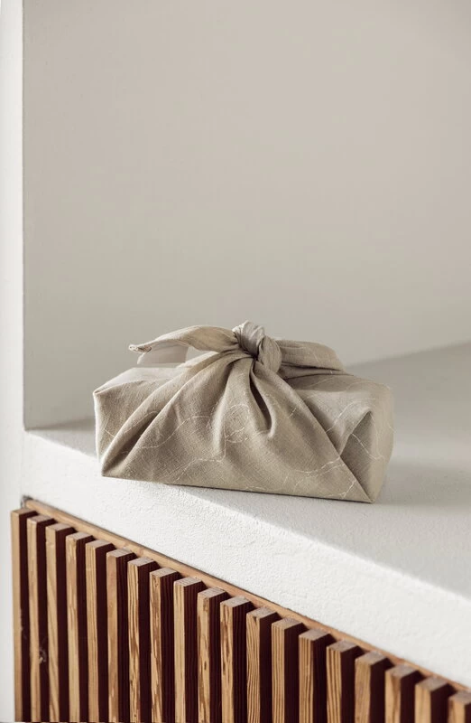 Saana Ja Olli Rakkauden Meri Tea Towel/place Mat, Beige - White 4 Saana Ja Olli Rakkauden Meri Tea Towel/place Mat, Beige - White - Image 2