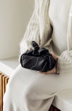 Saana Ja Olli Rakkauden Meri Tea Towel/place Mat, Black - White -Kitchencia Shop Rakkauden meri Saana ja Olli hi res kuva Suvi Kesalainen 26