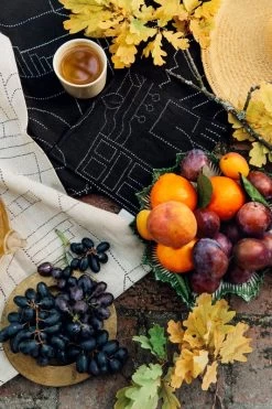 Saana Ja Olli Unien Talo Tea Towel/placemat, Beige -Kitchencia Shop Saana ja Olli Unien talo 10 2 Suvi Kes l inen hires 2