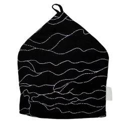 Saana Ja Olli Rakkauden Meri Tea Cozy, Black - White