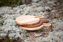 Hanna Saari Halikko Cutting Board, Round, Elm -Kitchencia Shop Yhteiskuva Saarni Jalava 24