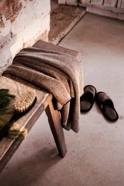 Lapuan Kankurit Kivi Hand Towel, Black - Linen -Kitchencia Shop lapuan kankurit kivi and onni linen bath textiles