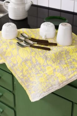 Lapuan Kankurit Villiyrtit Hand Towel, Yellow - Linen -Kitchencia Shop lapuankankurit villiyrtit towel yellow linen 2 0