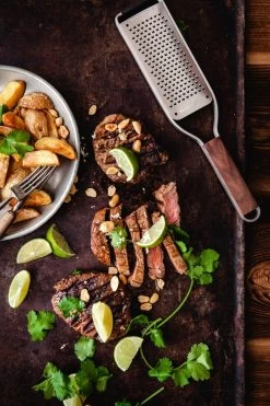 Microplane Master Series Coarse Grater -Kitchencia Shop mp Master Series Coarse Blade horseradish marinade BBQ beef 28529